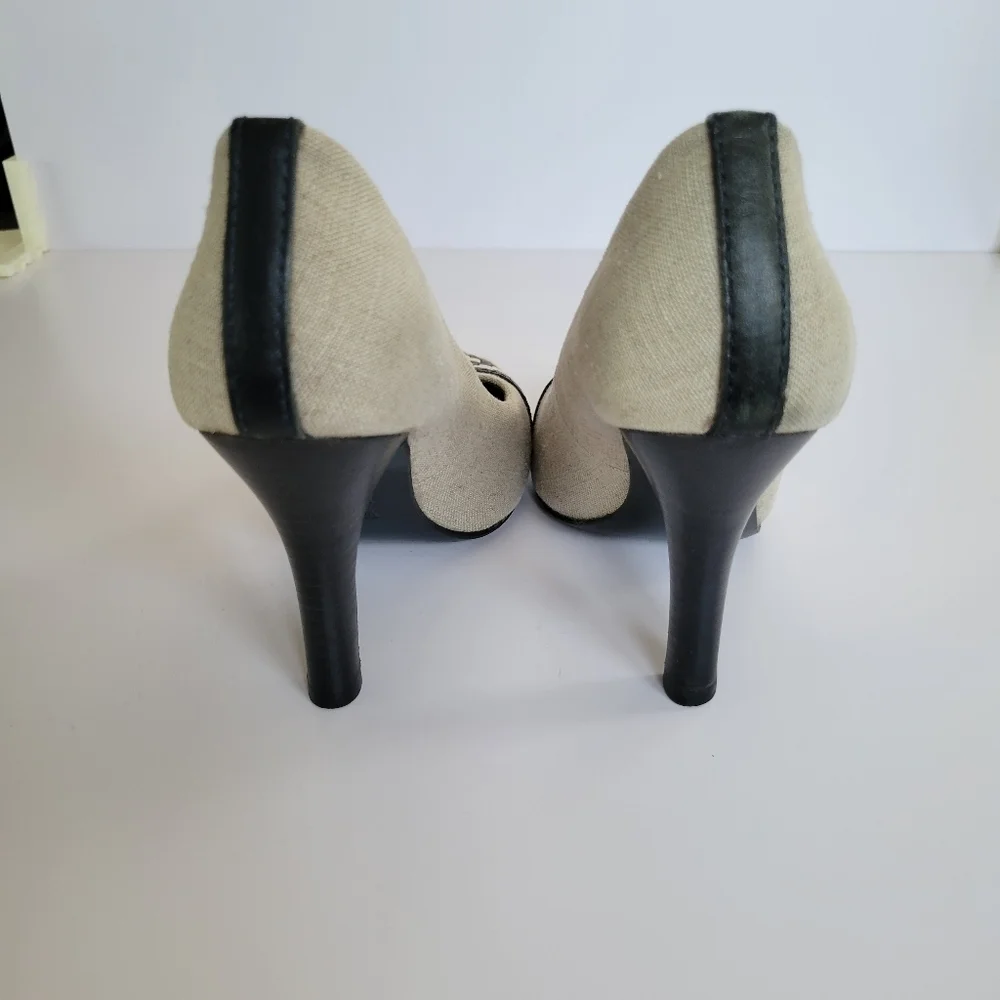 Tory Burch Woven Leather and Canvas Round Toe Pump